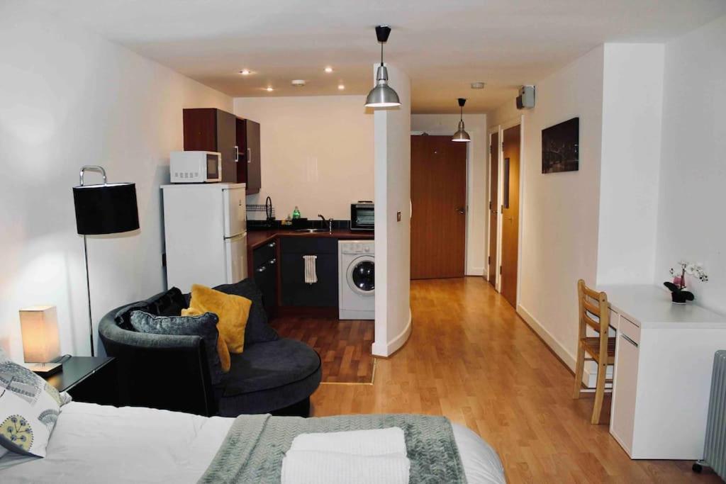 Modern City Central Studio Apt Birmingham Luaran gambar